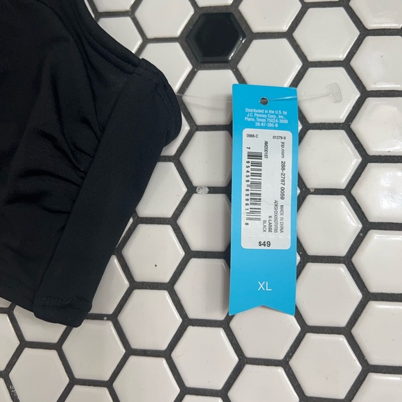 Nwt ambrielle bikini top size XL - Picture 2 of 4